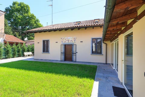 Property building, Garden, Garden view