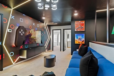 Communal lounge/ TV room