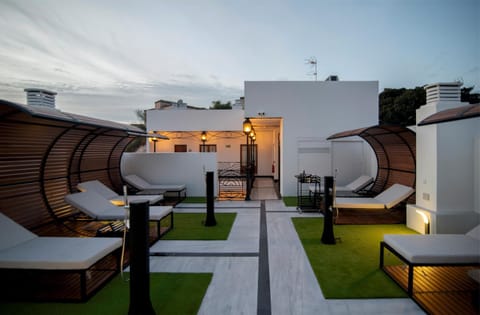 Balcony/Terrace, sunbed