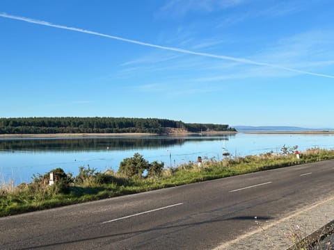 Neighbourhood, Sea view