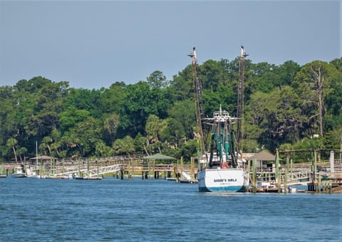Nearby landmark, Activities