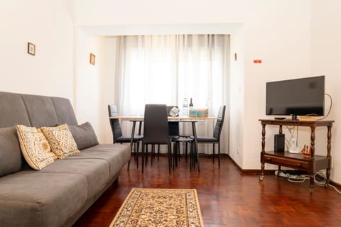 TV and multimedia, Living room, Dining area