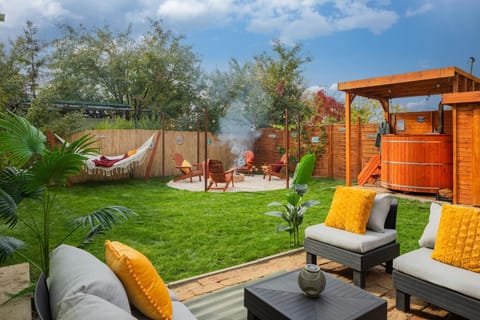 Garden, Garden, Hot Tub, Hot Tub, Balcony/Terrace, Balcony/Terrace