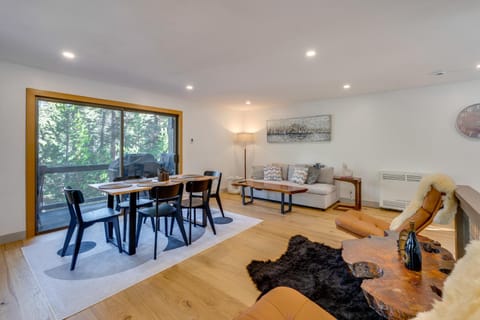 Ski-InandSki-Out Retreat with Sauna in Bear Valley! House in Bear Valley