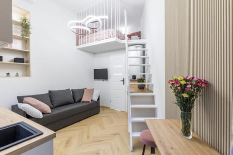 Property building, TV and multimedia, Living room, Seating area