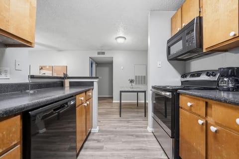 District West Apartments Simple Comfort & Value Apartment in Lubbock