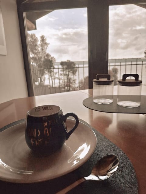 Natural landscape, Coffee/tea facilities, Dining area