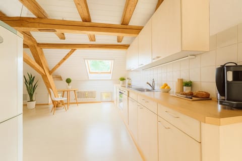 Kitchen or kitchenette, Kitchen or kitchenette