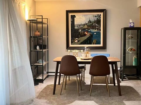 Pet Friendly Bellevue Condo with Stunning City Views House in Bellevue