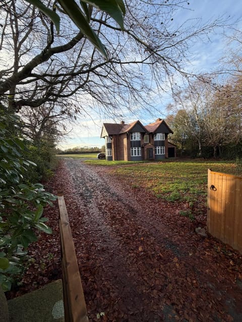 Avon Dhu 6 Bedroom Villa Villa in York