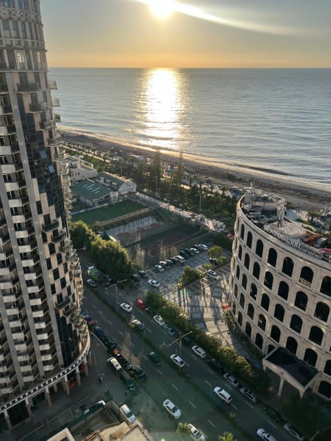 Beach, City view, Sea view, Street view, Sunrise, Parking