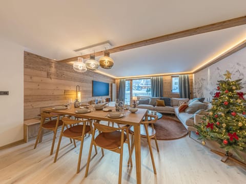 Appartement de standing avec piscine, sauna et hammam à Val-d'Isère - FR-1-694-424 Apartment in Val dIsere