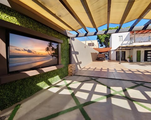 Property building, Patio, Day, Garden, TV and multimedia, View (from property/room), Evening entertainment, Evening entertainment