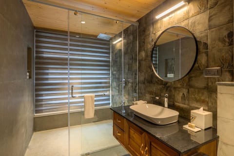 Shower, Bathroom, towels