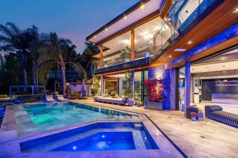 Bali Inspired Villa in Sunset Plaza House in Beverly Hills