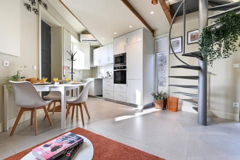 Kitchen or kitchenette, Living room, Dining area, oven, stove, air conditioner