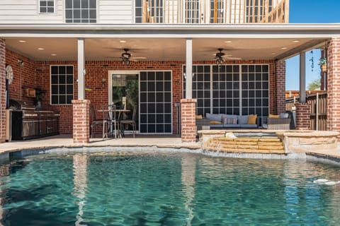 Property building, Swimming pool