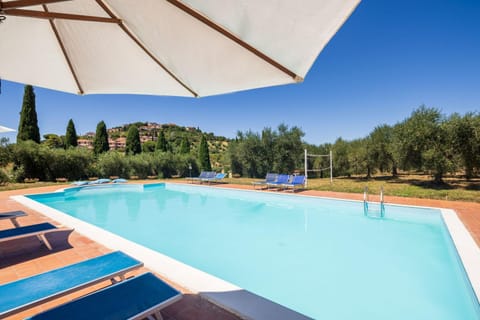 Garden view, Pool view, Swimming pool, sunbed