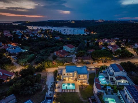 Neighbourhood, Bird's eye view, Sea view, Street view