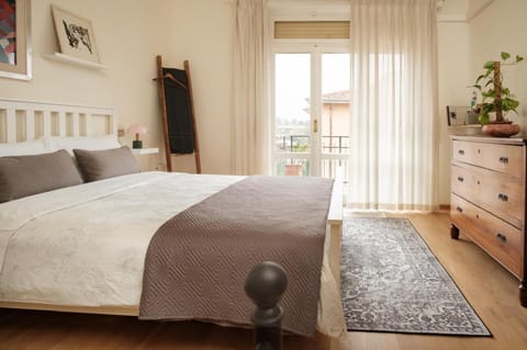 Tra le case di Reggio - Pisacane Apartment in Reggio Emilia