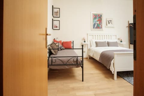 Tra le case di Reggio - Pisacane Apartment in Reggio Emilia