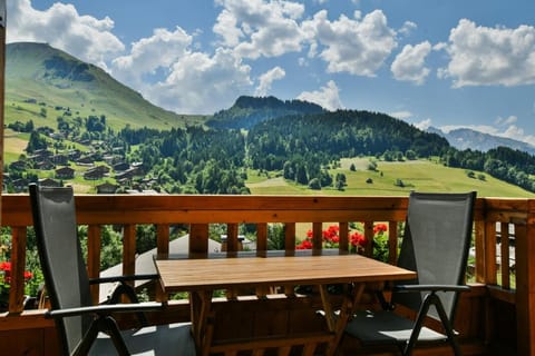 Patio, Dining area