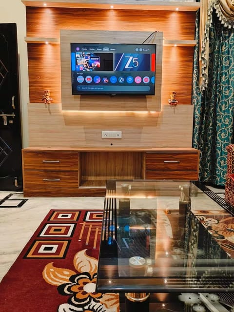 Communal lounge/ TV room, TV and multimedia