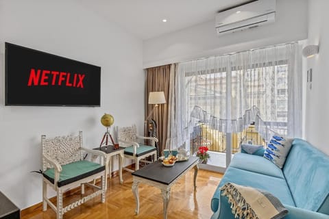 h2h Kalypso #Luxury smART, hi-tec, with parking, in 1'metro Apartment in Pireas