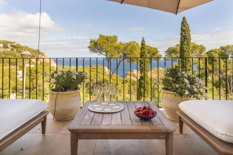 Garden view, Sea view
