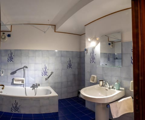 Piazza Grande-Giallo Cremisi House in Arezzo