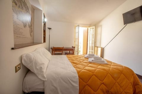 Piazza Grande-Giallo Cremisi House in Arezzo