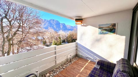 Balcony/Terrace, Mountain view