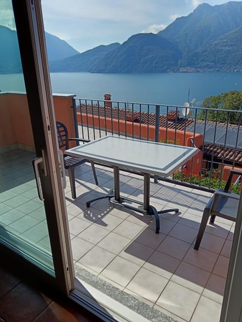 Balcony/Terrace, Lake view