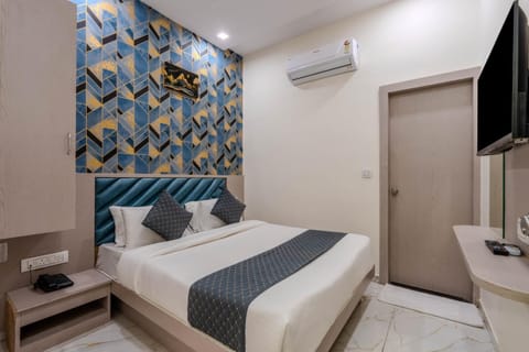 Bed, TV and multimedia, Photo of the whole room, Bedroom, air conditioner