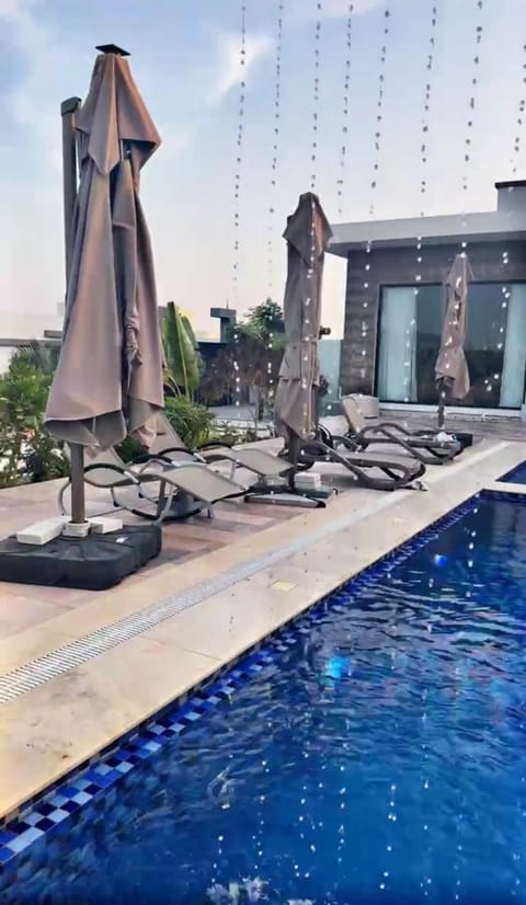 Pool view, Swimming pool, sunbed