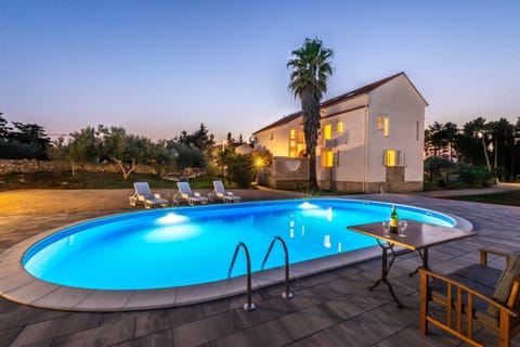 Property building, Swimming pool