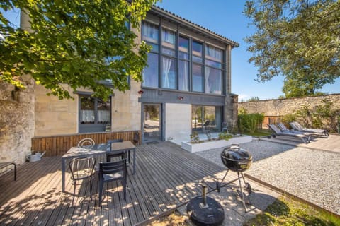 Patio, BBQ facilities