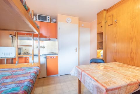 Property building, Living room, Bedroom