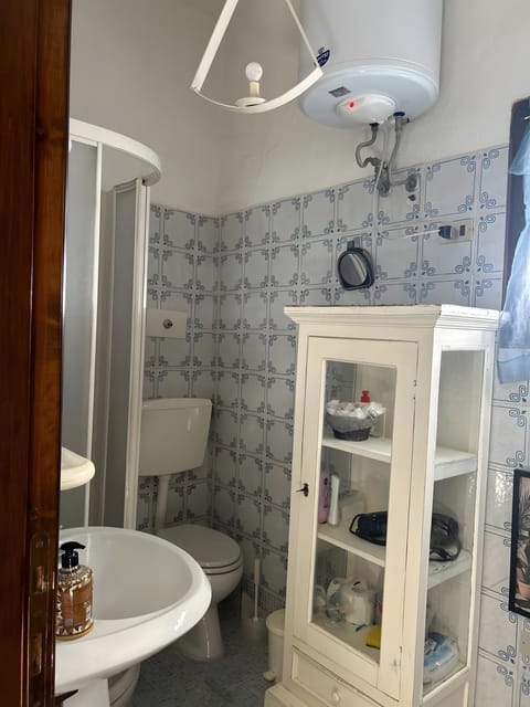 Bathroom, Living room