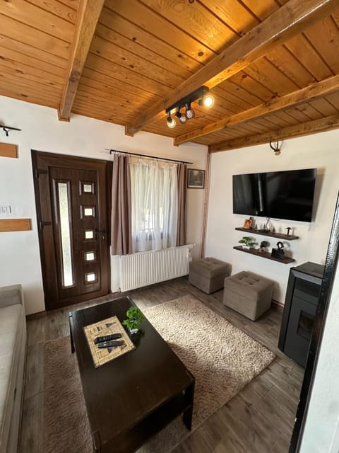 Communal lounge/ TV room, TV and multimedia, Living room, Seating area