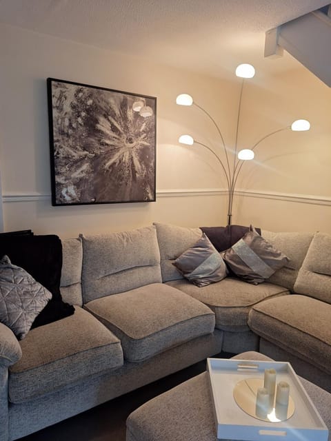 Gorgeous Sandpiper Mews House in Worcester