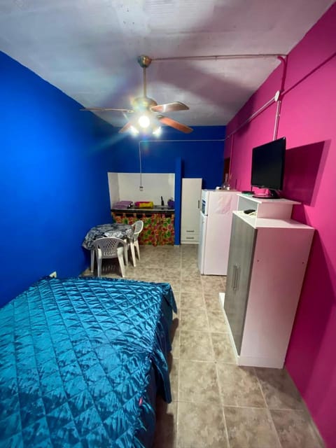 Communal lounge/ TV room, Bed, TV and multimedia, Photo of the whole room, Seating area, Dining area, minibar