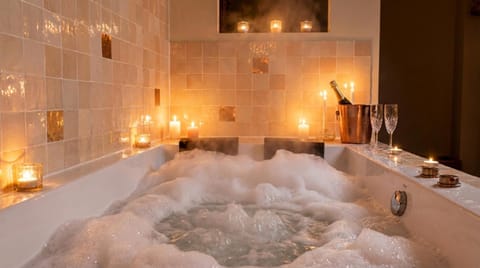 Hot Tub, Bathroom