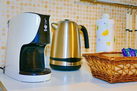 Coffee/tea facilities, Kitchen or kitchenette