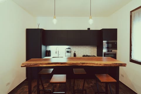 Kitchen or kitchenette, Dining area, stove