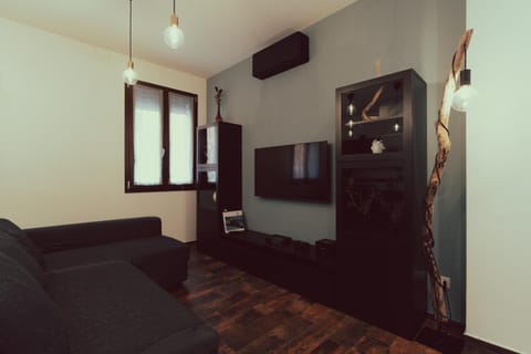 Communal lounge/ TV room, TV and multimedia, Living room, Seating area, Evening entertainment