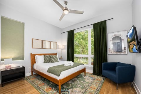 Stylish 4BR - Rooftop Deck Near Downtown House in East Nashville