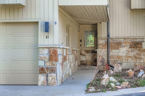 3BR Deer Valley Family Retreat Hot Tub and Fireplace 7560 House in Deer Valley