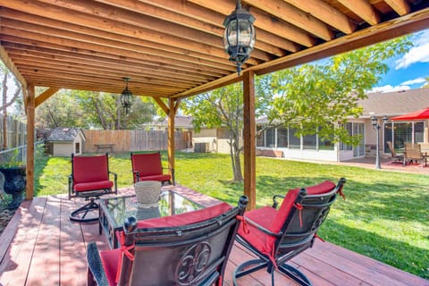 Suburban Home 9 Mi to Dtwn Denver Outdoor Oasis! House in Aurora