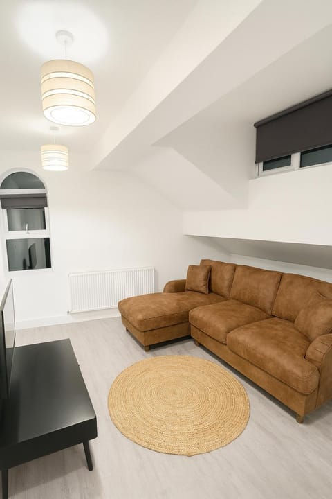 TV and multimedia, Living room, Photo of the whole room, Seating area
